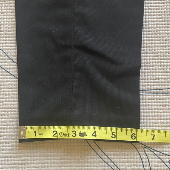 Uniqlo women black EZY Tucked ankle trousers - Picture 8 of 10